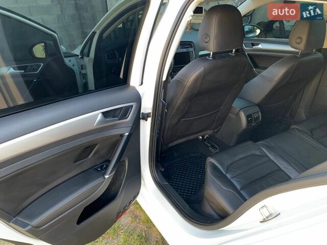 Белый Фольксваген e-Golf, объемом двигателя 0 л и пробегом 104 тыс. км за 9500 $, фото 23 на Automoto.ua