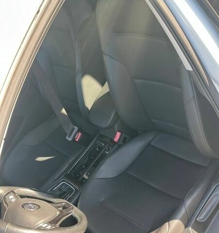 Белый Фольксваген e-Golf, объемом двигателя 0 л и пробегом 84 тыс. км за 8700 $, фото 9 на Automoto.ua