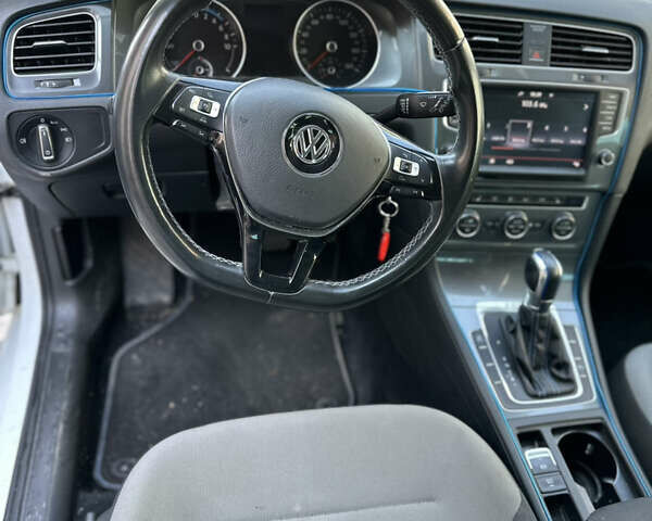 Білий Фольксваген e-Golf, об'ємом двигуна 0 л та пробігом 172 тис. км за 10500 $, фото 8 на Automoto.ua
