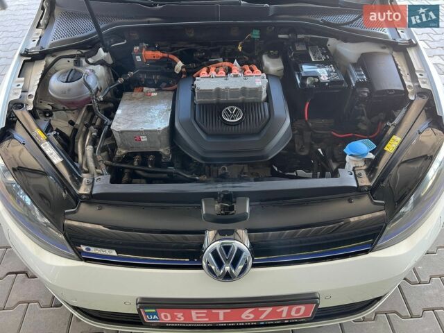 Білий Фольксваген e-Golf, об'ємом двигуна 0 л та пробігом 110 тис. км за 9800 $, фото 40 на Automoto.ua