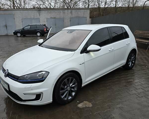 Білий Фольксваген e-Golf, об'ємом двигуна 0 л та пробігом 69 тис. км за 9500 $, фото 2 на Automoto.ua
