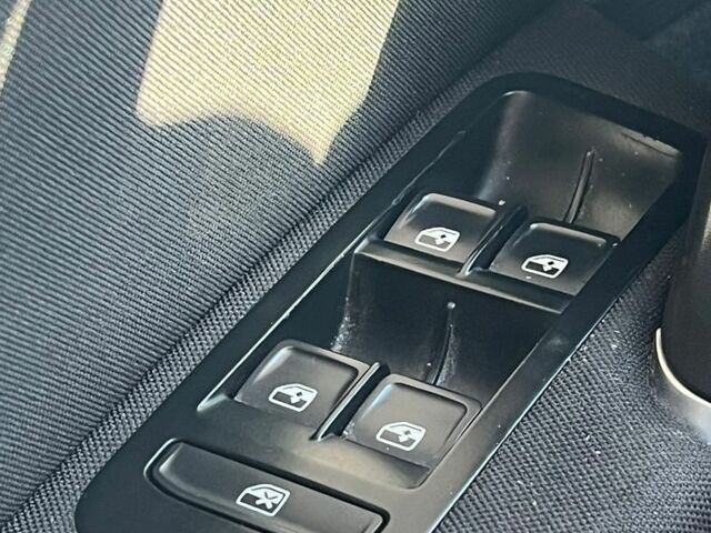 Білий Фольксваген e-Golf, об'ємом двигуна 0 л та пробігом 152 тис. км за 8500 $, фото 18 на Automoto.ua