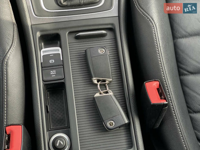 Белый Фольксваген e-Golf, объемом двигателя 0 л и пробегом 132 тыс. км за 9500 $, фото 84 на Automoto.ua