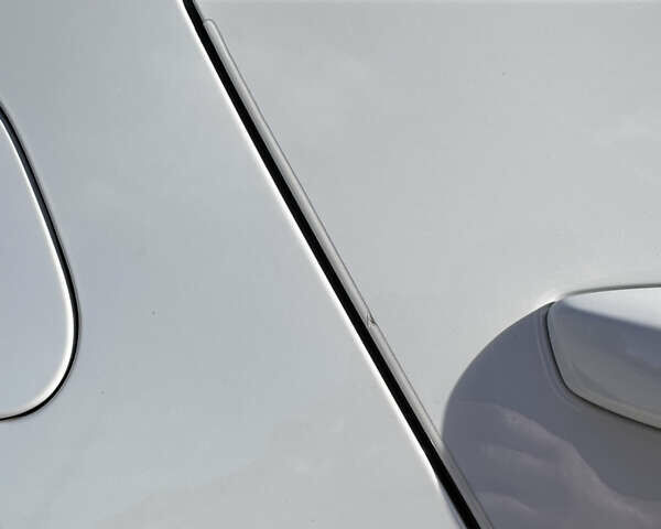 Белый Фольксваген e-Golf, объемом двигателя 0 л и пробегом 35 тыс. км за 9999 $, фото 13 на Automoto.ua