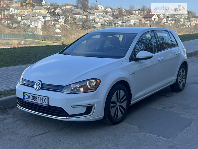 Белый Фольксваген e-Golf, объемом двигателя 0 л и пробегом 49 тыс. км за 11900 $, фото 1 на Automoto.ua