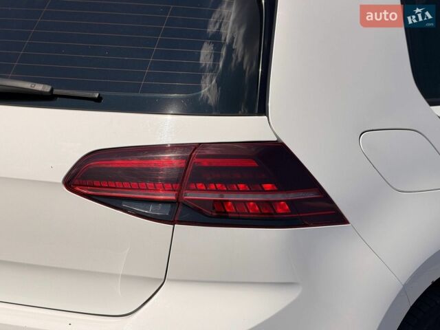 Білий Фольксваген e-Golf, об'ємом двигуна 0 л та пробігом 143 тис. км за 9800 $, фото 27 на Automoto.ua