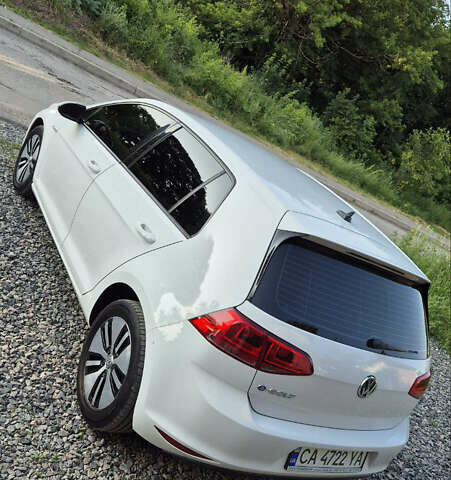Белый Фольксваген e-Golf, объемом двигателя 0 л и пробегом 750 тыс. км за 8900 $, фото 11 на Automoto.ua