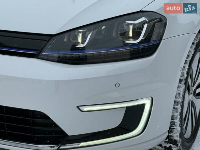 Белый Фольксваген e-Golf, объемом двигателя 0 л и пробегом 149 тыс. км за 8800 $, фото 7 на Automoto.ua
