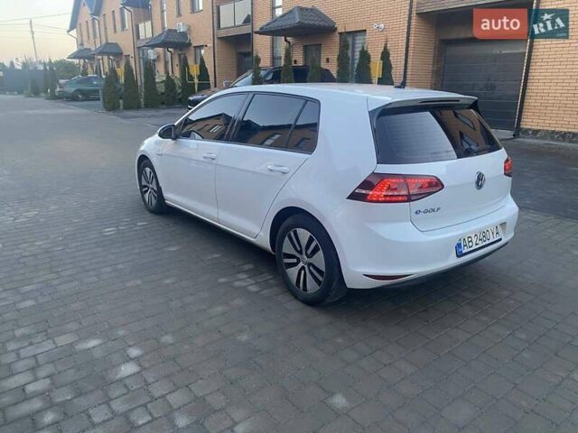 Белый Фольксваген e-Golf, объемом двигателя 0 л и пробегом 127 тыс. км за 9800 $, фото 6 на Automoto.ua