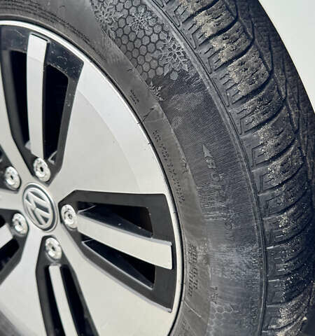 Белый Фольксваген e-Golf, объемом двигателя 0 л и пробегом 154 тыс. км за 9900 $, фото 25 на Automoto.ua