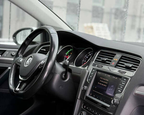 Білий Фольксваген e-Golf, об'ємом двигуна 0 л та пробігом 145 тис. км за 9300 $, фото 11 на Automoto.ua