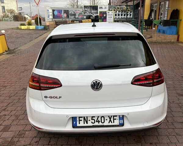 Белый Фольксваген e-Golf, объемом двигателя 0 л и пробегом 110 тыс. км за 8800 $, фото 26 на Automoto.ua