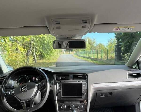 Белый Фольксваген e-Golf, объемом двигателя 0 л и пробегом 140 тыс. км за 9450 $, фото 13 на Automoto.ua