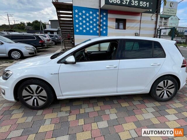 Белый Фольксваген e-Golf, объемом двигателя 24 л и пробегом 130 тыс. км за 11250 $, фото 3 на Automoto.ua