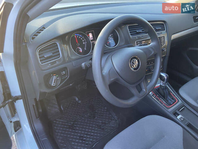 Белый Фольксваген e-Golf, объемом двигателя 0 л и пробегом 113 тыс. км за 9000 $, фото 20 на Automoto.ua