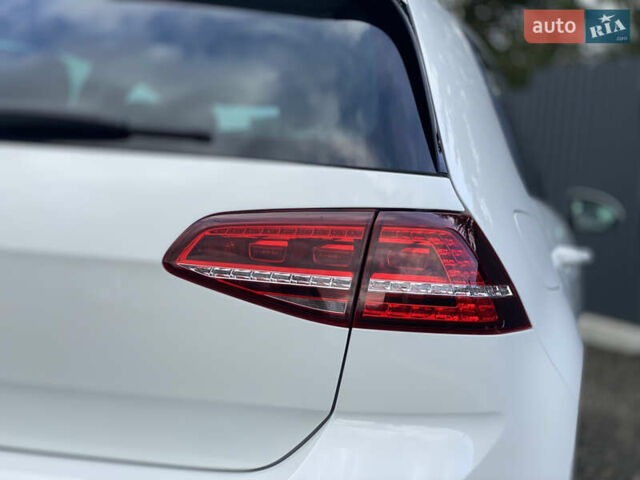Белый Фольксваген e-Golf, объемом двигателя 0 л и пробегом 132 тыс. км за 9500 $, фото 65 на Automoto.ua