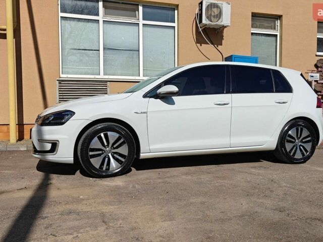 Белый Фольксваген e-Golf, объемом двигателя 0 л и пробегом 66 тыс. км за 9100 $, фото 6 на Automoto.ua