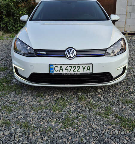 Белый Фольксваген e-Golf, объемом двигателя 0 л и пробегом 750 тыс. км за 8900 $, фото 2 на Automoto.ua