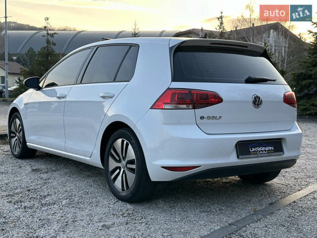 Белый Фольксваген e-Golf, объемом двигателя 0 л и пробегом 92 тыс. км за 7999 $, фото 7 на Automoto.ua