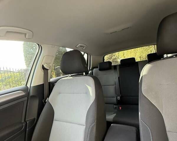 Белый Фольксваген e-Golf, объемом двигателя 0 л и пробегом 140 тыс. км за 9450 $, фото 17 на Automoto.ua