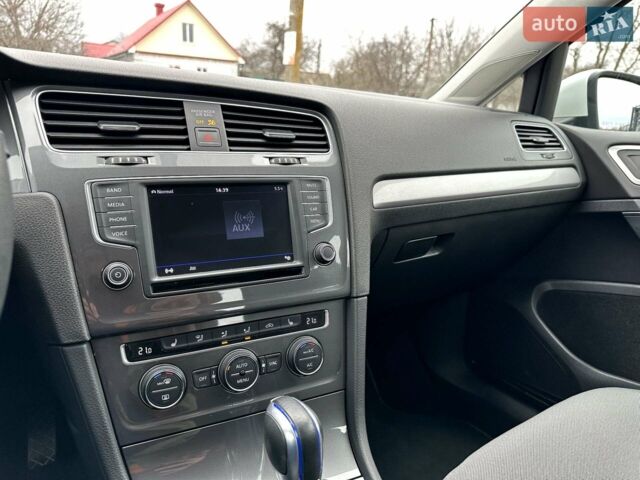 Білий Фольксваген e-Golf, об'ємом двигуна 0 л та пробігом 90 тис. км за 10300 $, фото 19 на Automoto.ua