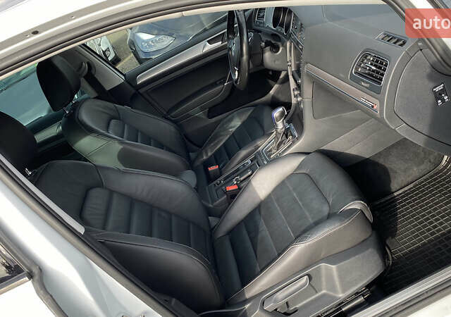 Белый Фольксваген e-Golf, объемом двигателя 0 л и пробегом 132 тыс. км за 9500 $, фото 80 на Automoto.ua