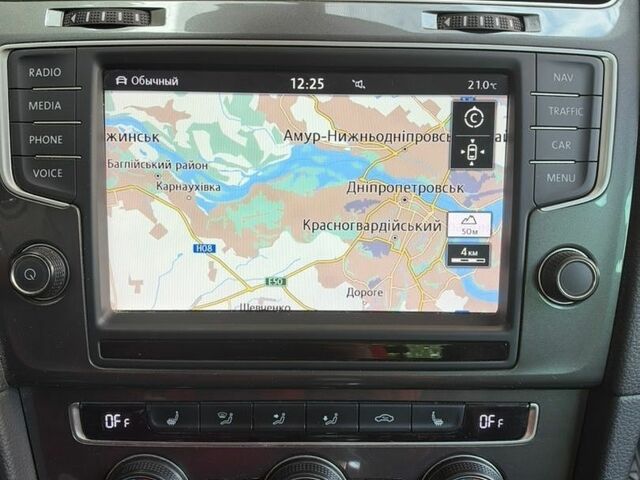 Белый Фольксваген e-Golf, объемом двигателя 0 л и пробегом 176 тыс. км за 9499 $, фото 35 на Automoto.ua