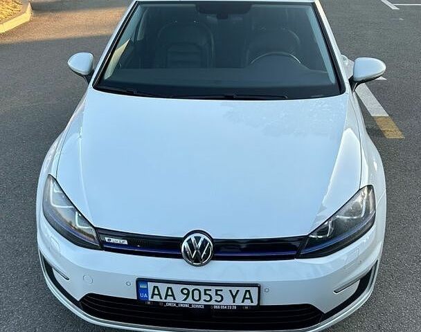 Білий Фольксваген e-Golf, об'ємом двигуна 0 л та пробігом 202 тис. км за 9690 $, фото 19 на Automoto.ua