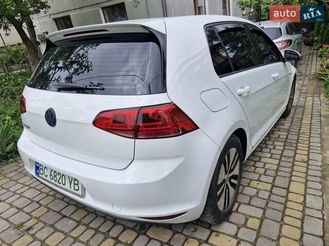 Белый Фольксваген e-Golf, объемом двигателя 0 л и пробегом 95 тыс. км за 8500 $, фото 8 на Automoto.ua