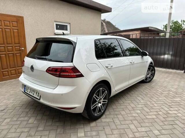 Белый Фольксваген e-Golf, объемом двигателя 0 л и пробегом 59 тыс. км за 13200 $, фото 2 на Automoto.ua