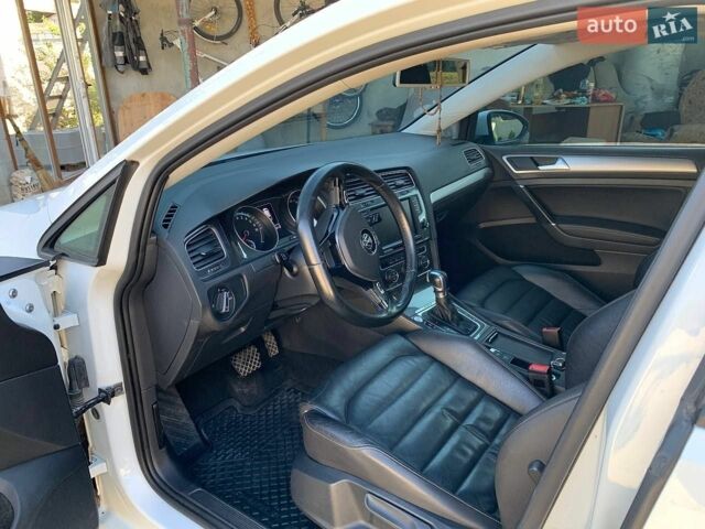 Белый Фольксваген e-Golf, объемом двигателя 0 л и пробегом 104 тыс. км за 9500 $, фото 21 на Automoto.ua