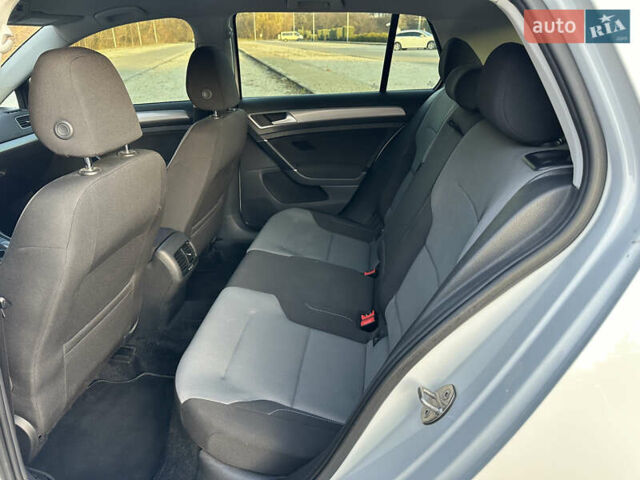 Белый Фольксваген e-Golf, объемом двигателя 0 л и пробегом 92 тыс. км за 7999 $, фото 13 на Automoto.ua