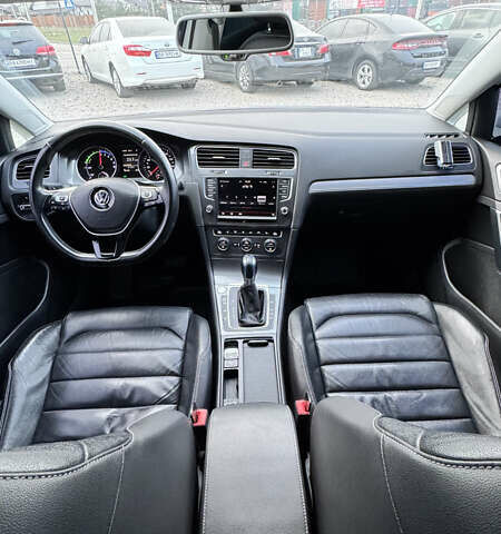 Белый Фольксваген e-Golf, объемом двигателя 0 л и пробегом 154 тыс. км за 9900 $, фото 8 на Automoto.ua