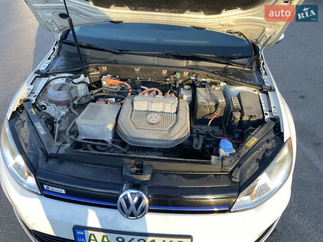 Белый Фольксваген e-Golf, объемом двигателя 0 л и пробегом 113 тыс. км за 9000 $, фото 7 на Automoto.ua