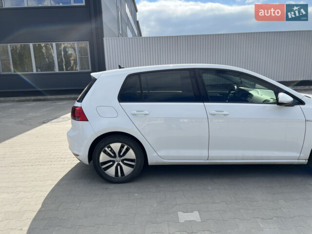 Белый Фольксваген e-Golf, объемом двигателя 0 л и пробегом 130 тыс. км за 10400 $, фото 9 на Automoto.ua