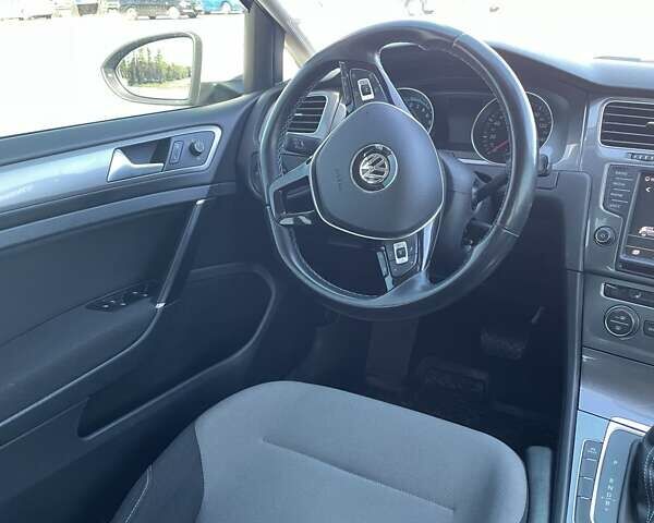 Белый Фольксваген e-Golf, объемом двигателя 0 л и пробегом 119 тыс. км за 8600 $, фото 18 на Automoto.ua