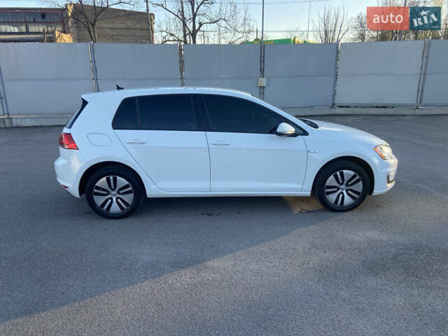 Белый Фольксваген e-Golf, объемом двигателя 0 л и пробегом 113 тыс. км за 9000 $, фото 6 на Automoto.ua