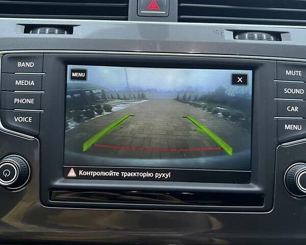 Белый Фольксваген e-Golf, объемом двигателя 0 л и пробегом 93 тыс. км за 8000 $, фото 19 на Automoto.ua