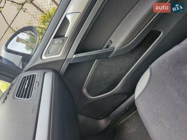 Белый Фольксваген e-Golf, объемом двигателя 0 л и пробегом 95 тыс. км за 8500 $, фото 11 на Automoto.ua