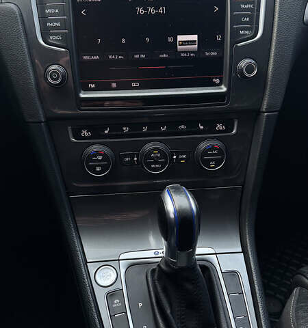 Белый Фольксваген e-Golf, объемом двигателя 0 л и пробегом 154 тыс. км за 9900 $, фото 20 на Automoto.ua