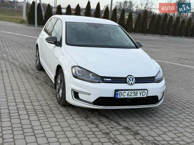 Білий Фольксваген e-Golf, об'ємом двигуна 0 л та пробігом 96 тис. км за 8900 $, фото 11 на Automoto.ua