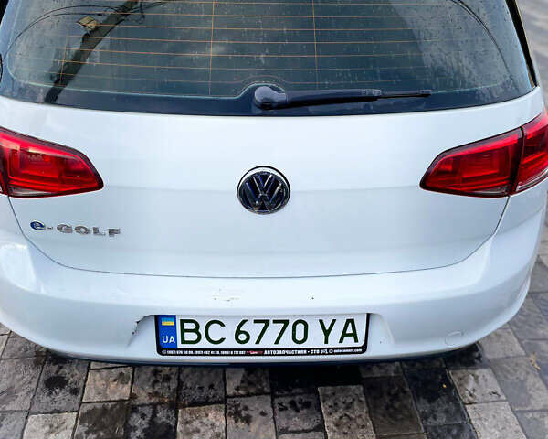 Белый Фольксваген e-Golf, объемом двигателя 0 л и пробегом 102 тыс. км за 7100 $, фото 4 на Automoto.ua