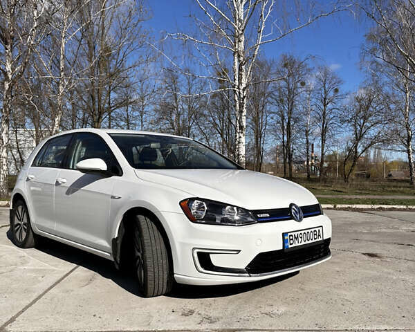 Белый Фольксваген e-Golf, объемом двигателя 0 л и пробегом 35 тыс. км за 9999 $, фото 11 на Automoto.ua