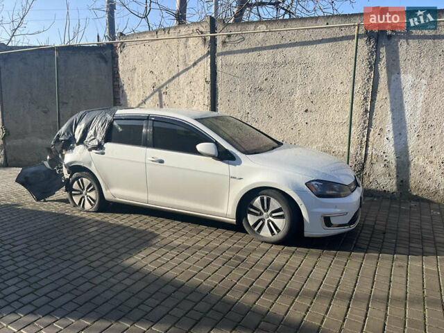 Білий Фольксваген e-Golf, об'ємом двигуна 0 л та пробігом 203 тис. км за 4500 $, фото 4 на Automoto.ua