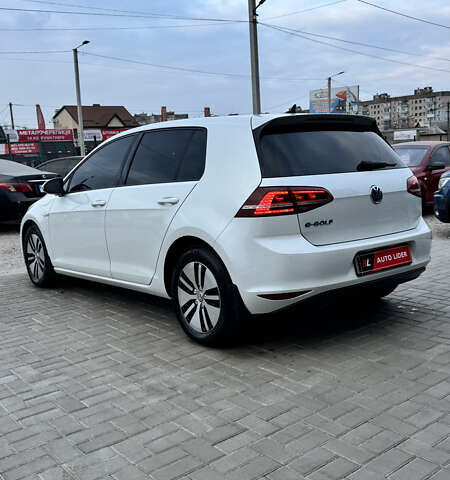 Белый Фольксваген e-Golf, объемом двигателя 0 л и пробегом 154 тыс. км за 9900 $, фото 3 на Automoto.ua