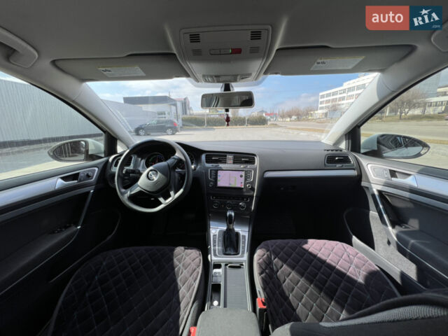 Белый Фольксваген e-Golf, объемом двигателя 0 л и пробегом 130 тыс. км за 10400 $, фото 36 на Automoto.ua