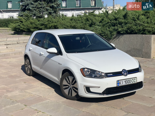 Белый Фольксваген e-Golf, объемом двигателя 0 л и пробегом 130 тыс. км за 10400 $, фото 58 на Automoto.ua