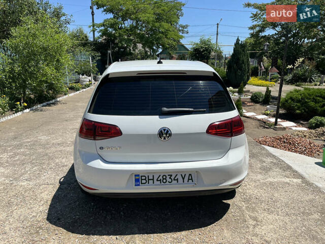 Белый Фольксваген e-Golf, объемом двигателя 0 л и пробегом 126 тыс. км за 9500 $, фото 4 на Automoto.ua