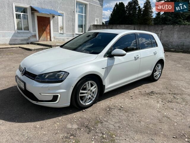 Білий Фольксваген e-Golf, об'ємом двигуна 0 л та пробігом 110 тис. км за 9800 $, фото 5 на Automoto.ua