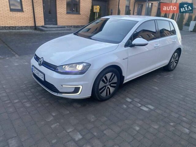 Белый Фольксваген e-Golf, объемом двигателя 0 л и пробегом 127 тыс. км за 9800 $, фото 5 на Automoto.ua